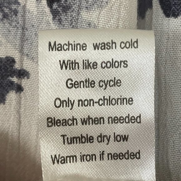 Women's Floral Top - Picture 4 of 5